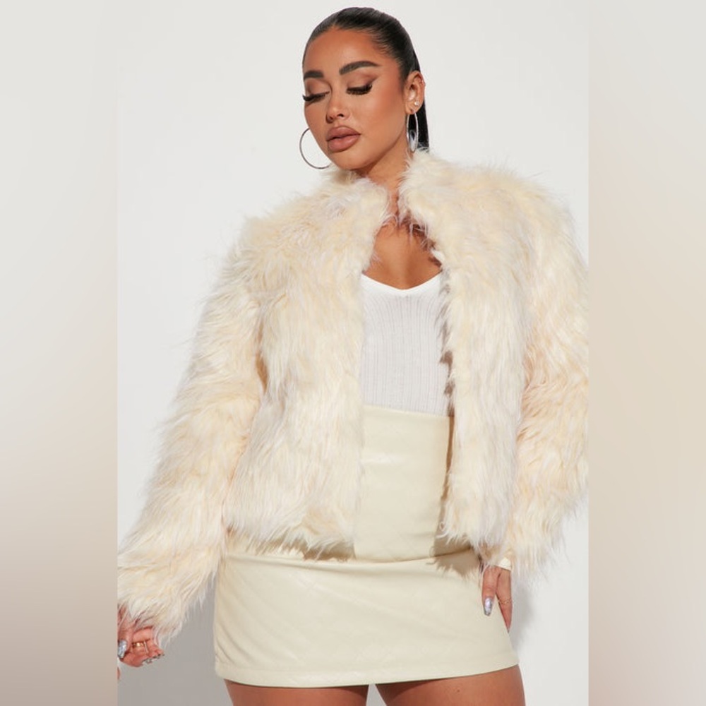 NWOT Fashion Nova Fernanda Fur Coat